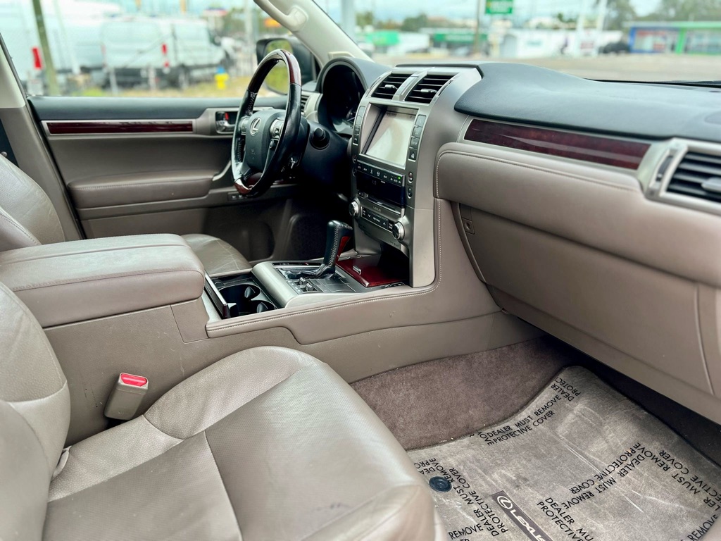Photo 21 of this LEXUS GX