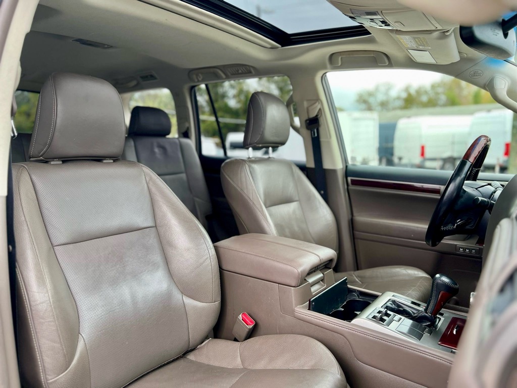 Photo 22 of this LEXUS GX