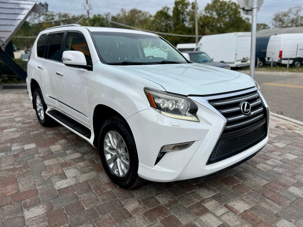 Photo 3 of this LEXUS GX