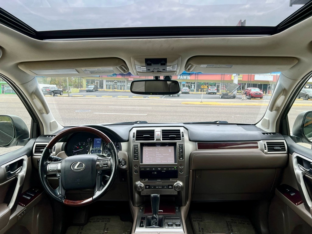 Photo 12 of this LEXUS GX