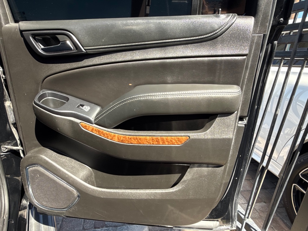 Photo 28 of this CHEVROLET SUBURBAN