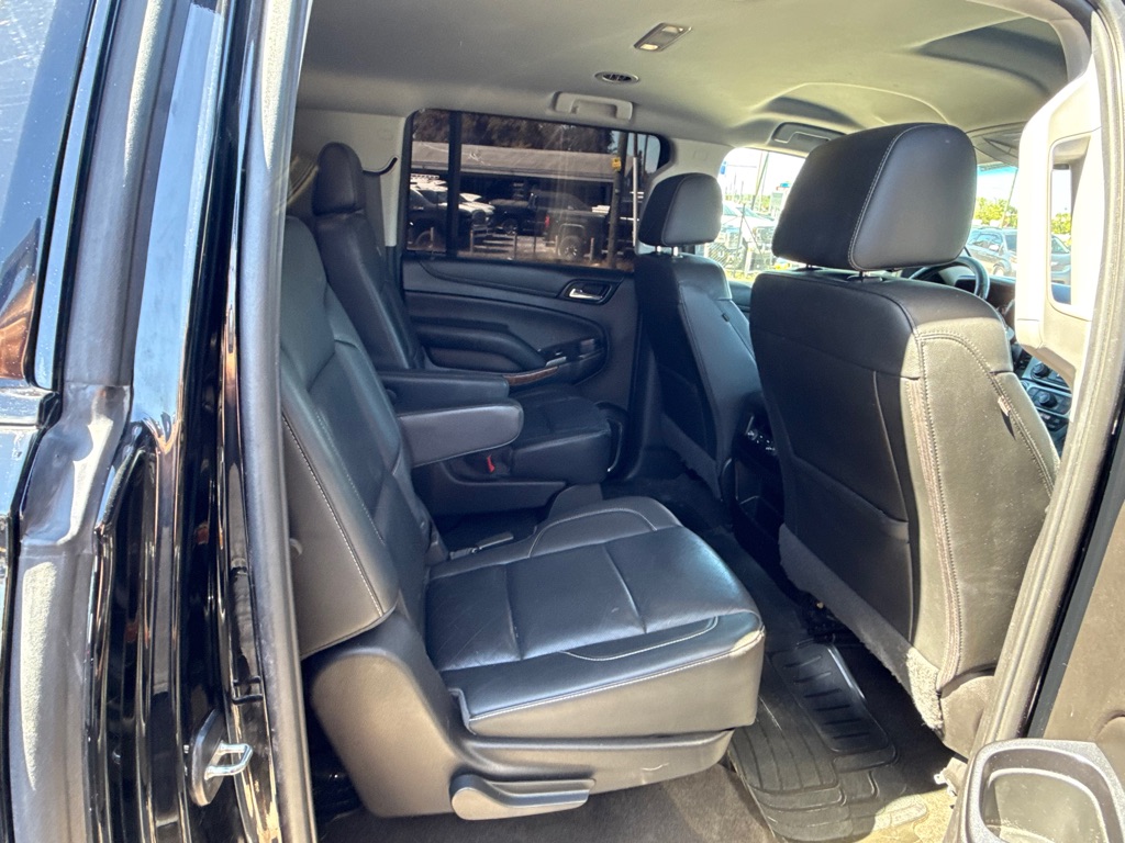 Photo 19 of this CHEVROLET SUBURBAN