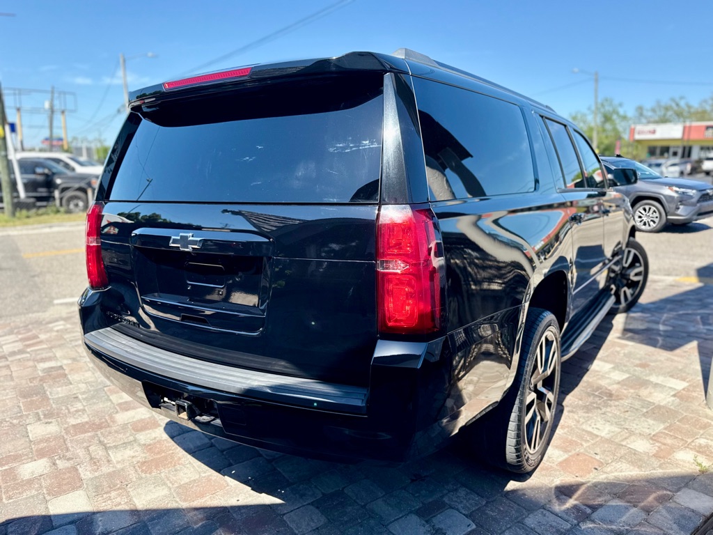 Photo 2 of this CHEVROLET SUBURBAN