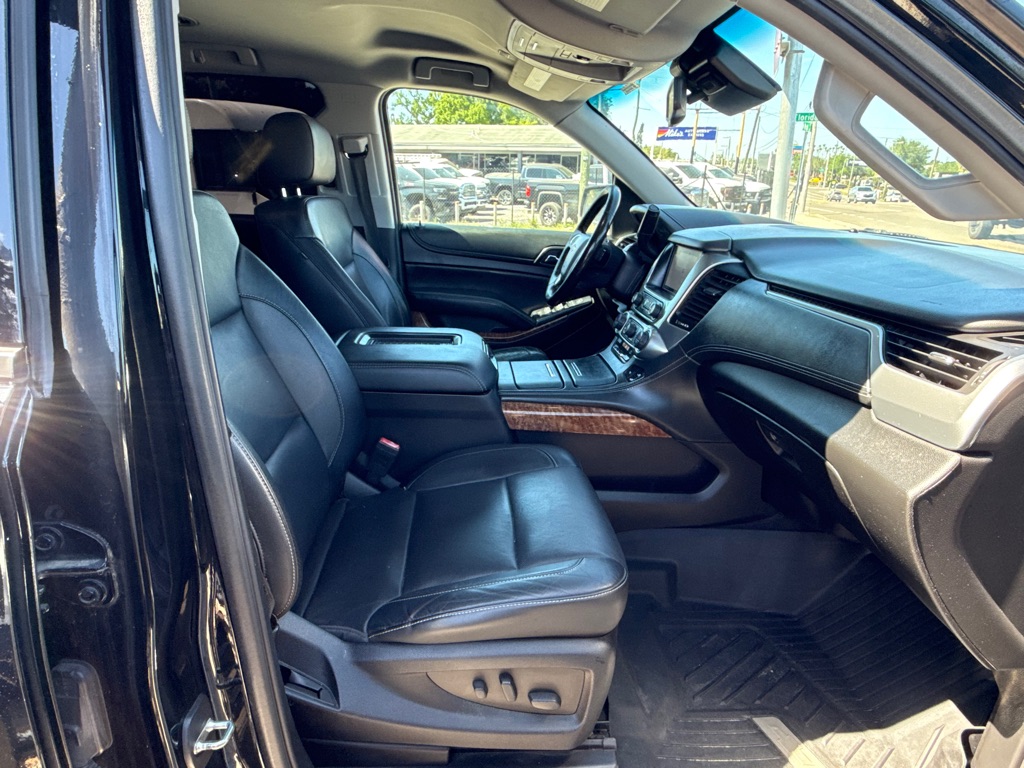 Photo 20 of this CHEVROLET SUBURBAN