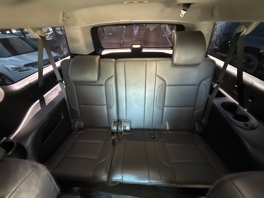 Photo 17 of this CHEVROLET SUBURBAN