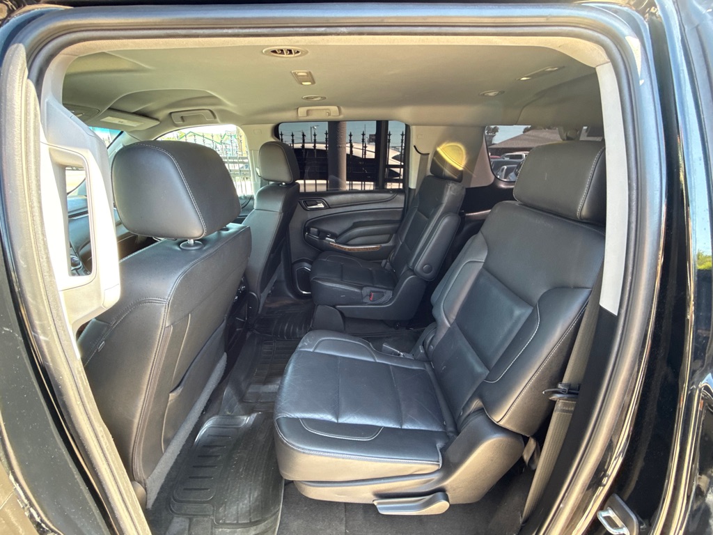 Photo 16 of this CHEVROLET SUBURBAN