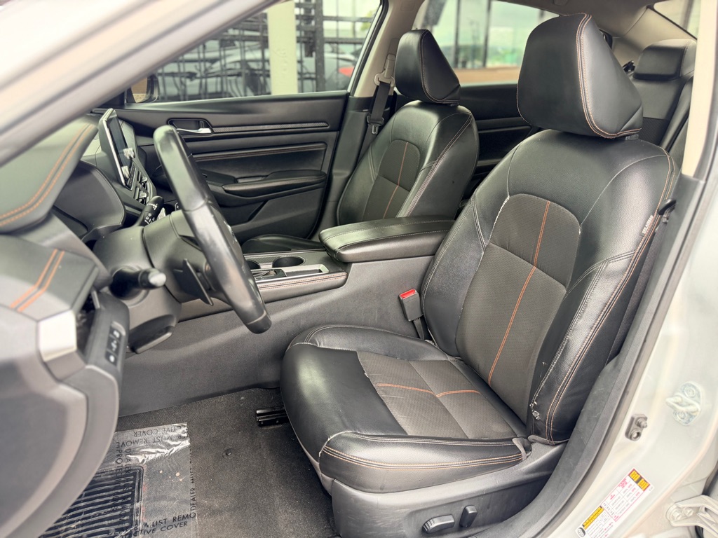 Photo 14 of this NISSAN ALTIMA