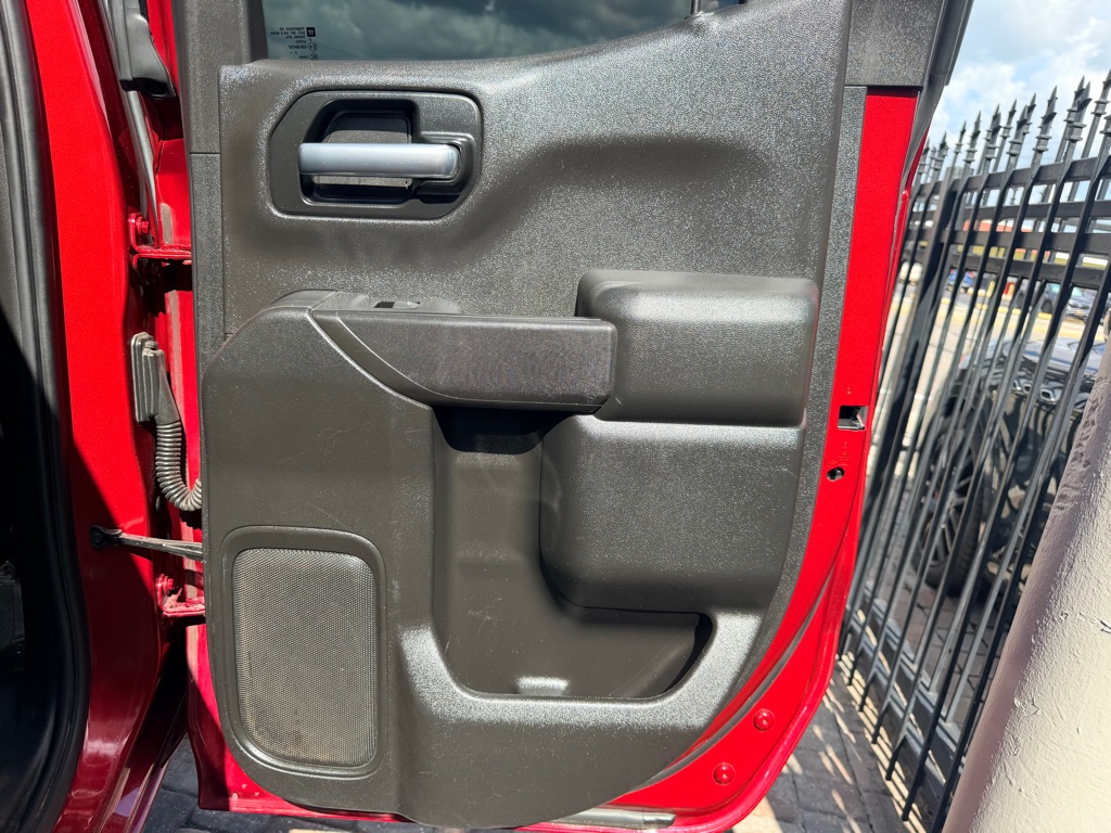Photo 32 of this CHEVROLET SILVERADO 1500