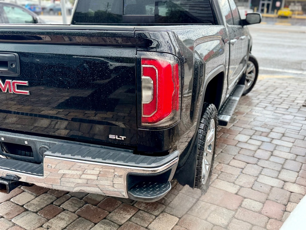 Photo 22 of this GMC SIERRA