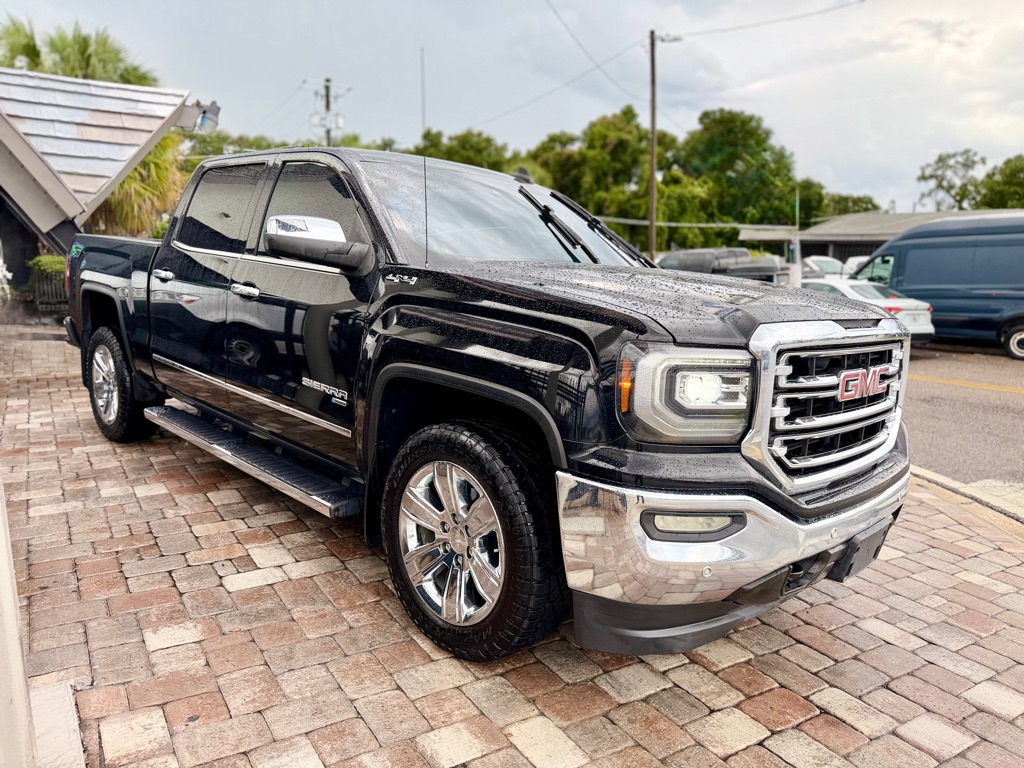 Photo 2 of this GMC SIERRA