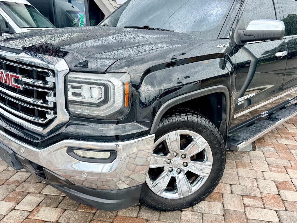 Photo 19 of this GMC SIERRA