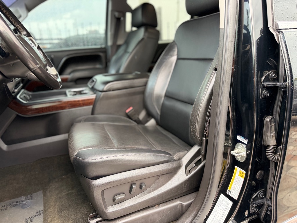 Photo 12 of this GMC SIERRA