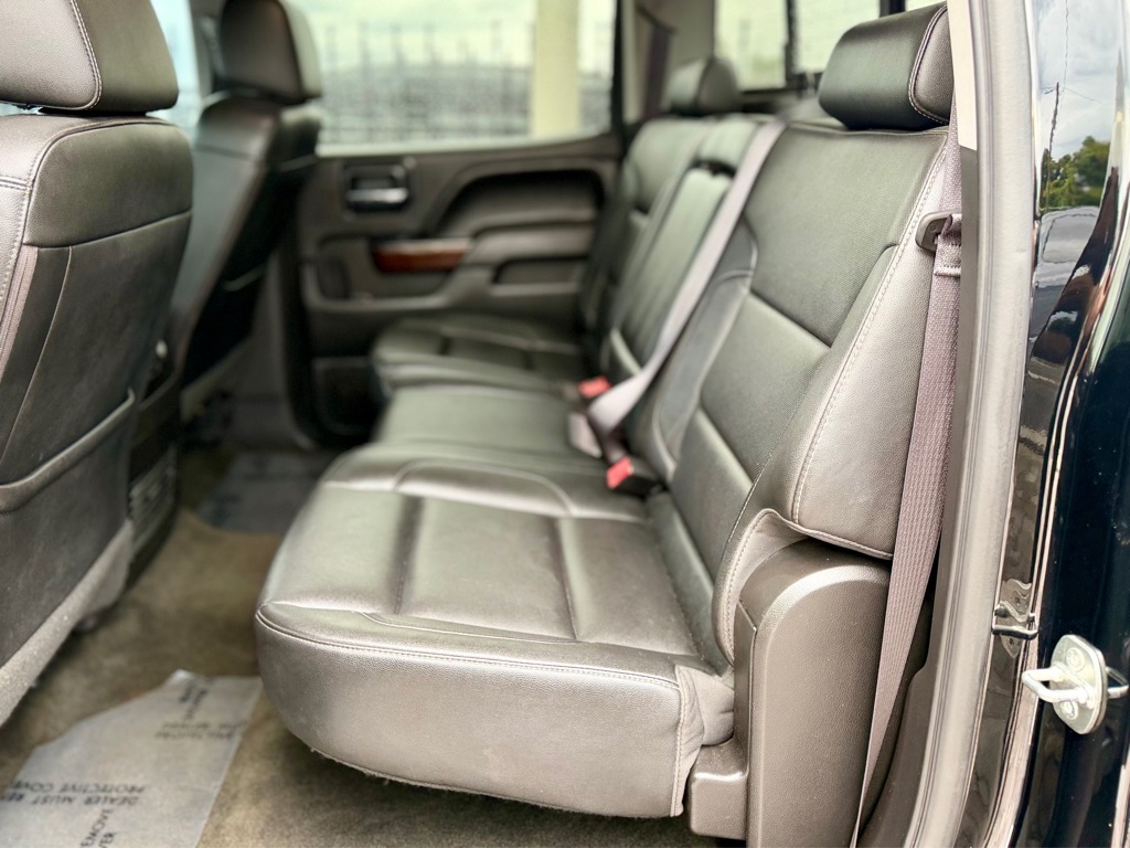 Photo 16 of this GMC SIERRA