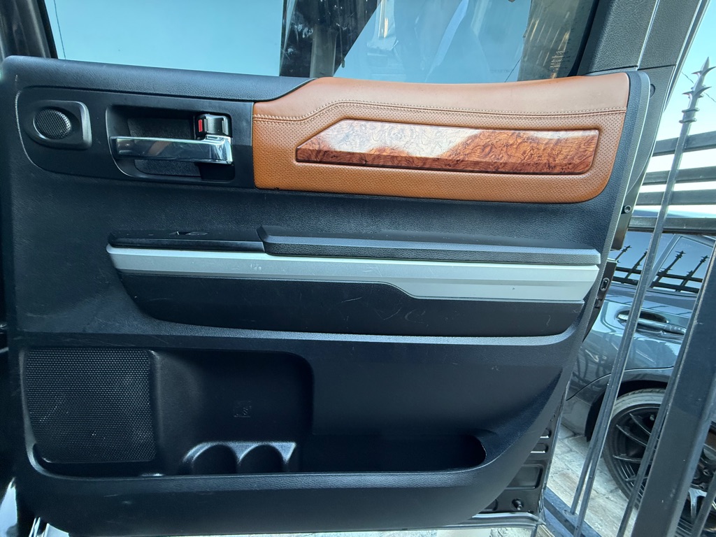 Photo 31 of this TOYOTA TUNDRA
