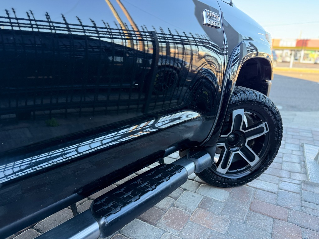 Photo 13 of this TOYOTA TUNDRA