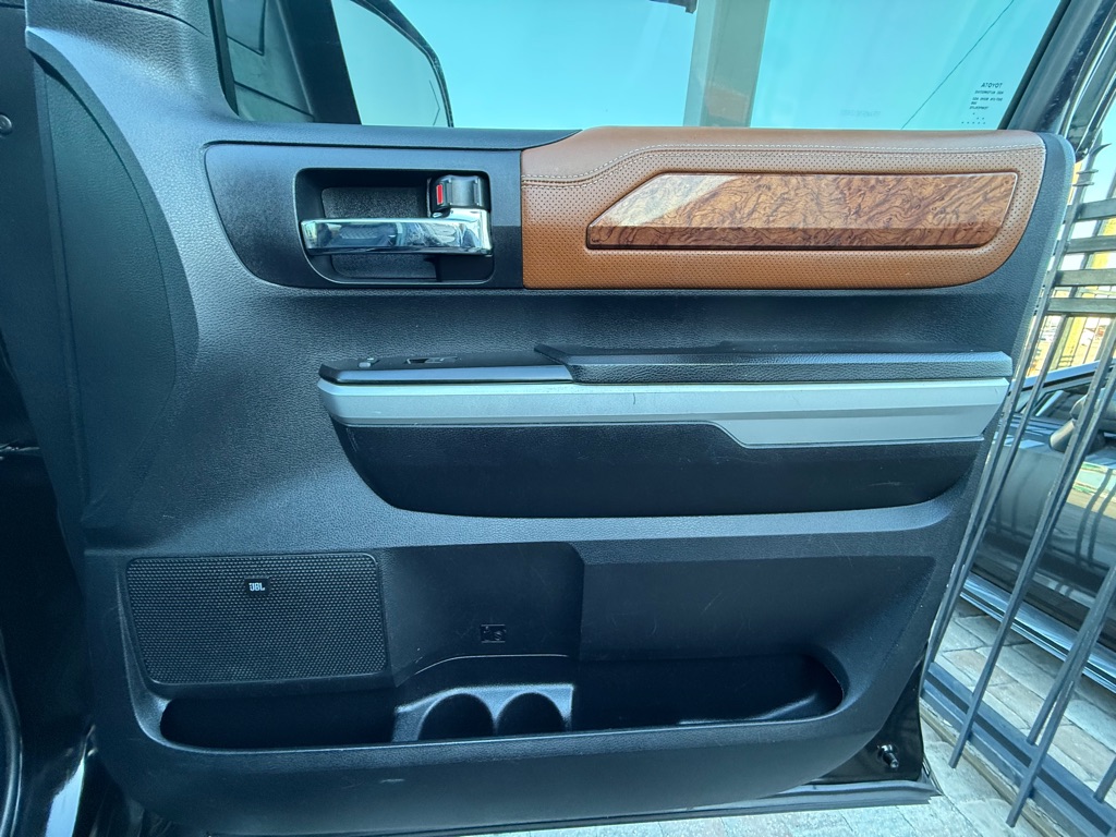 Photo 32 of this TOYOTA TUNDRA