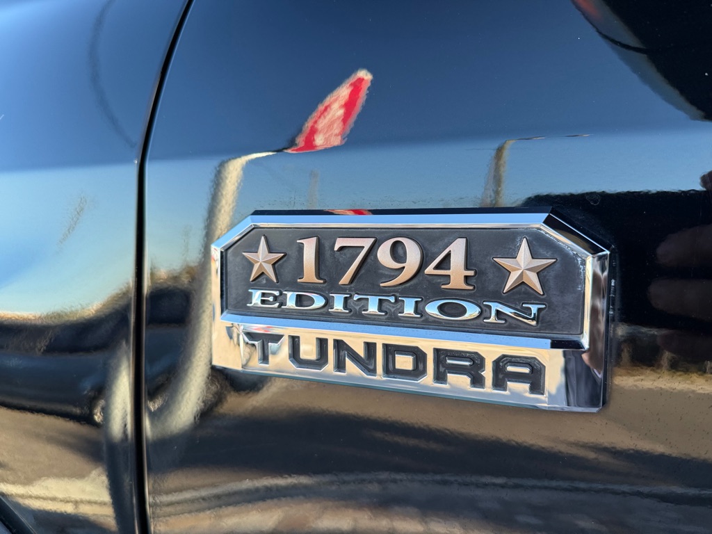 Photo 10 of this TOYOTA TUNDRA