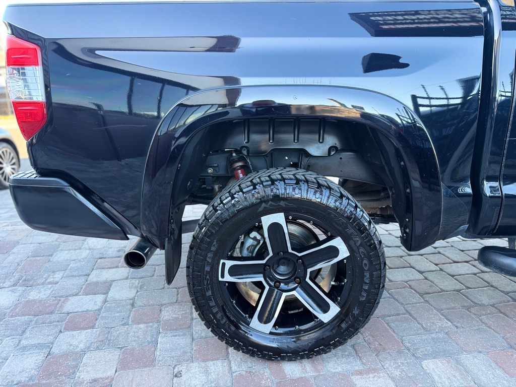 Photo 11 of this TOYOTA TUNDRA