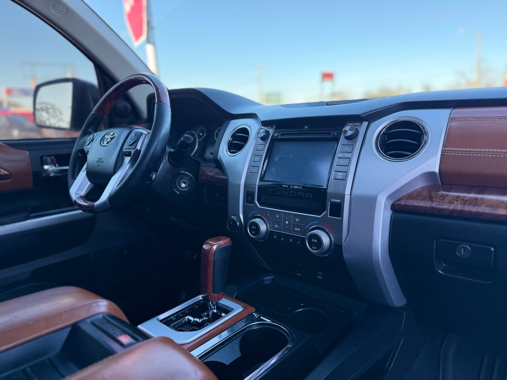 Photo 21 of this TOYOTA TUNDRA