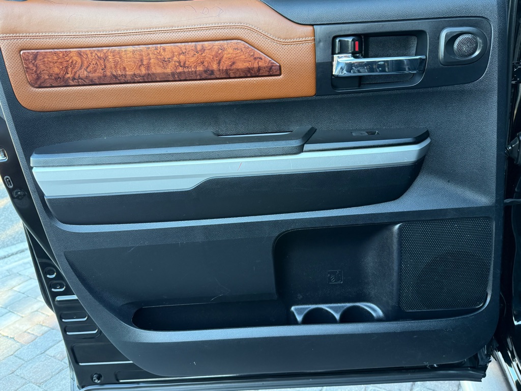 Photo 29 of this TOYOTA TUNDRA