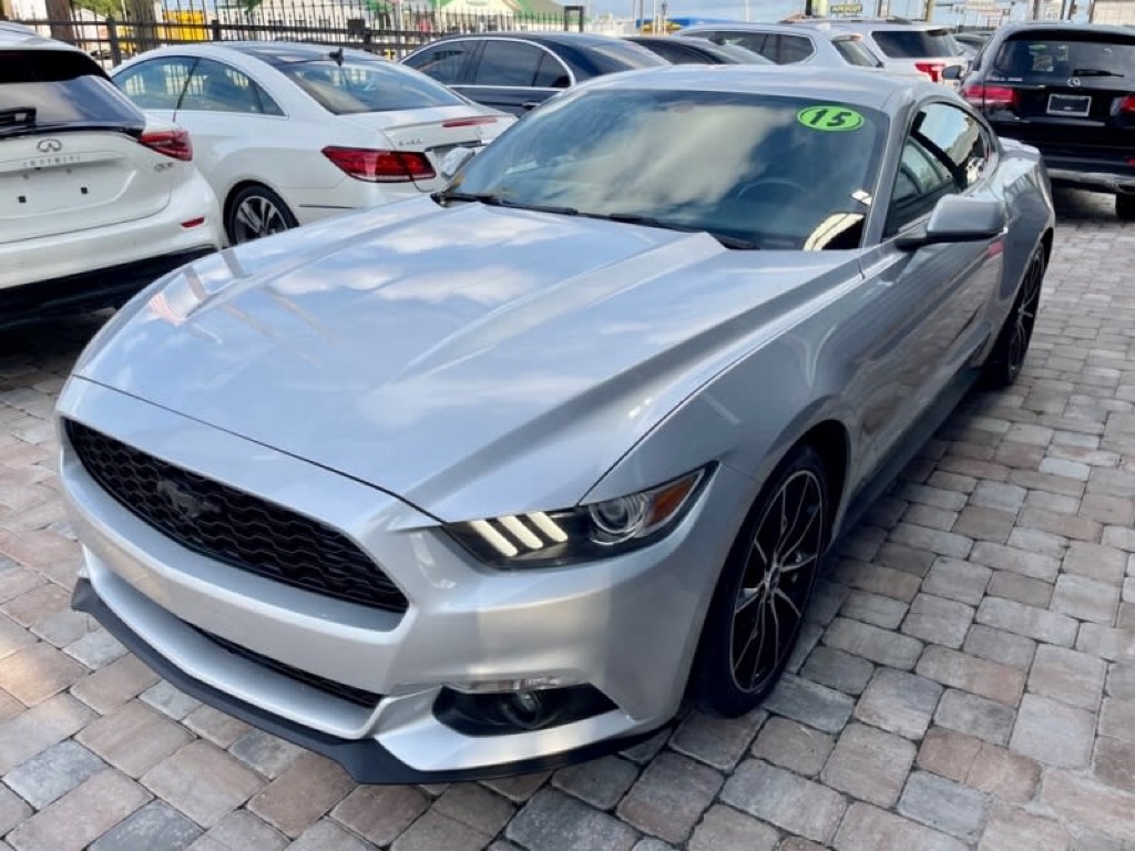 Photo 4 of this FORD MUSTANG