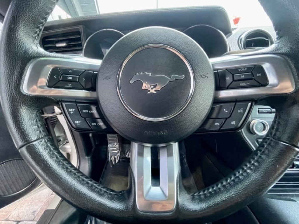 Photo 25 of this FORD MUSTANG
