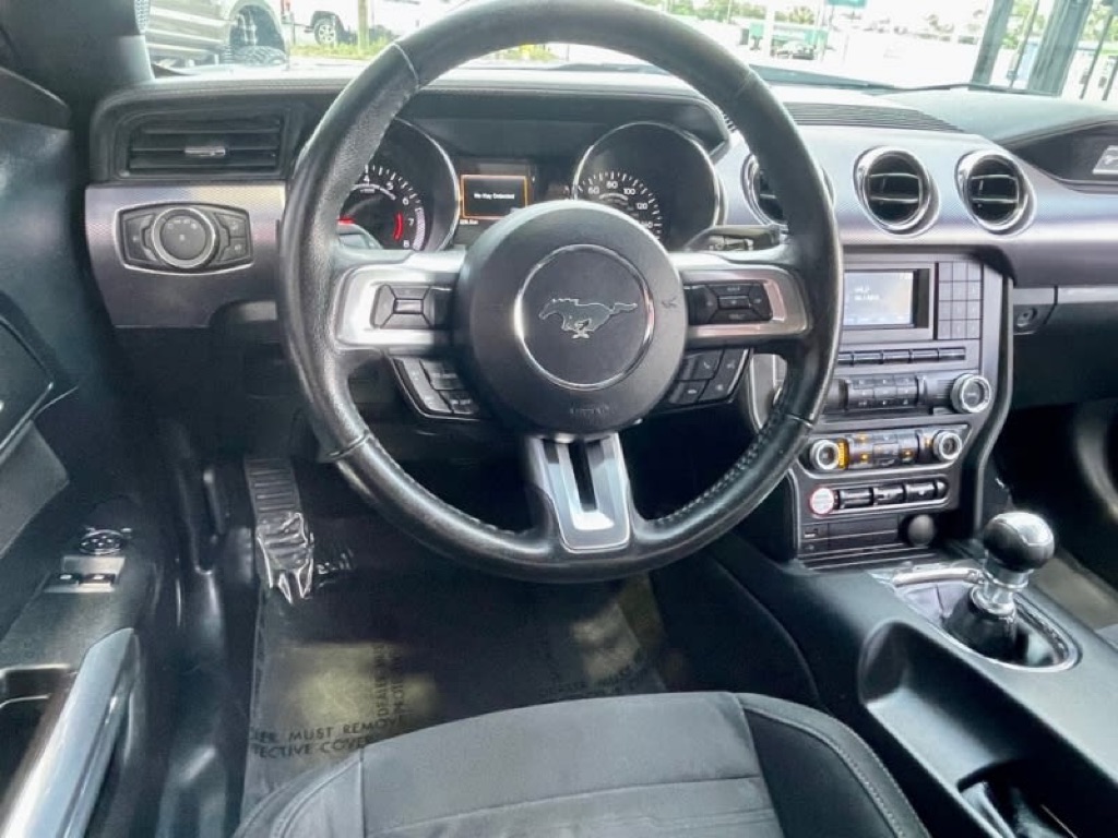Photo 28 of this FORD MUSTANG