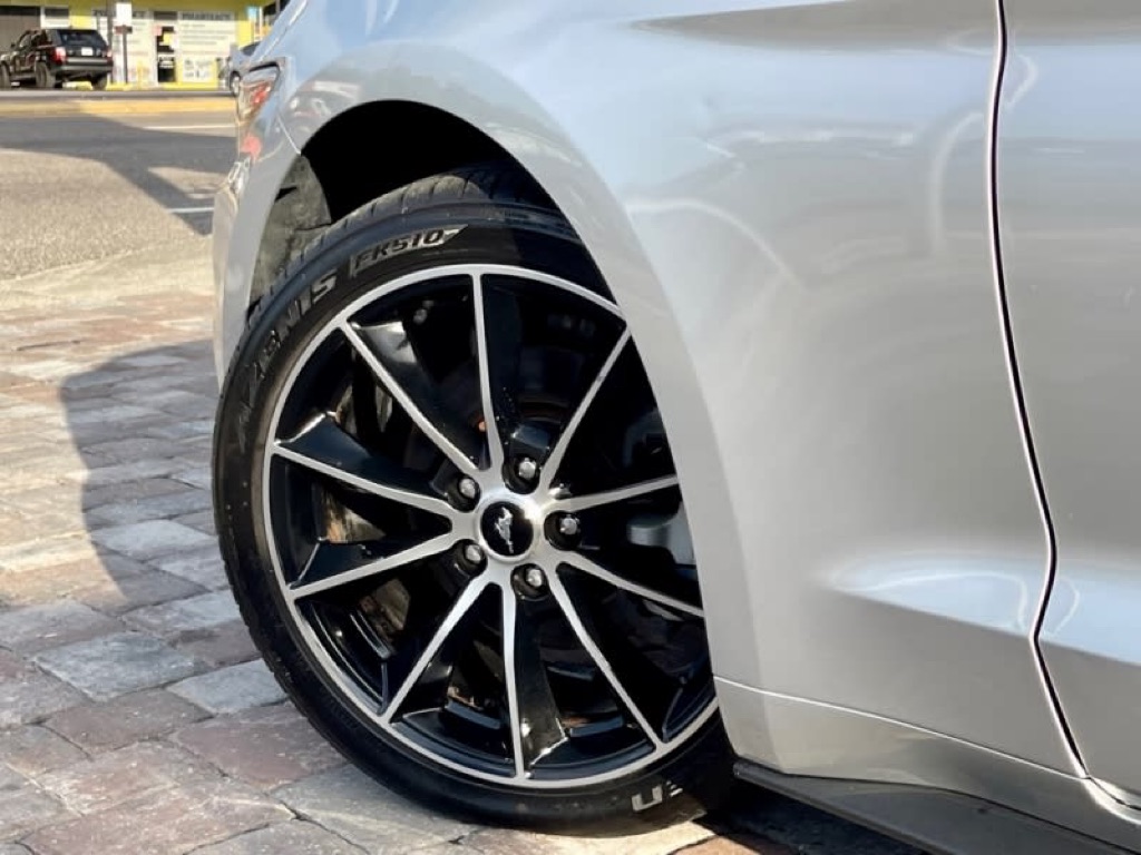 Photo 9 of this FORD MUSTANG