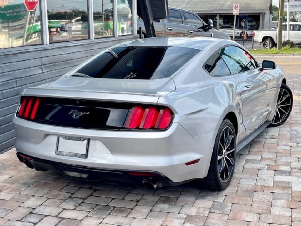 Photo 35 of this FORD MUSTANG