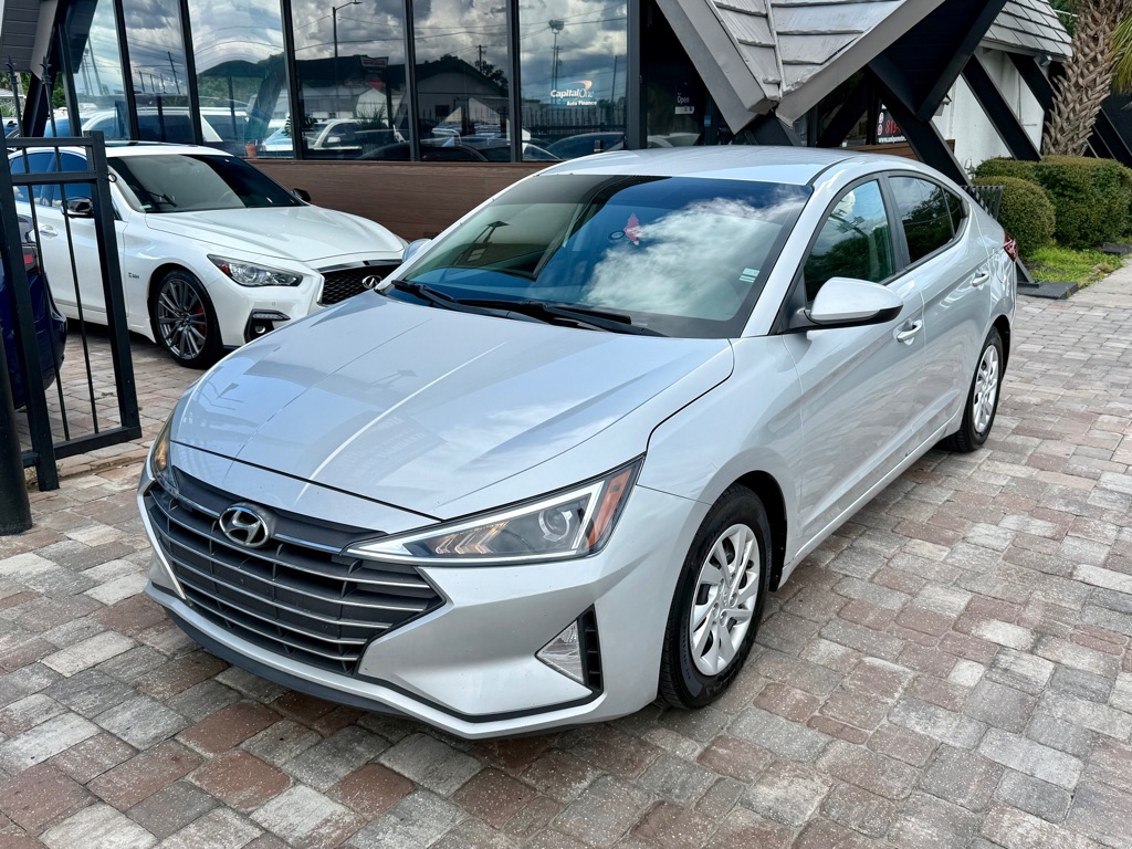 Photo 3 of this HYUNDAI ELANTRA