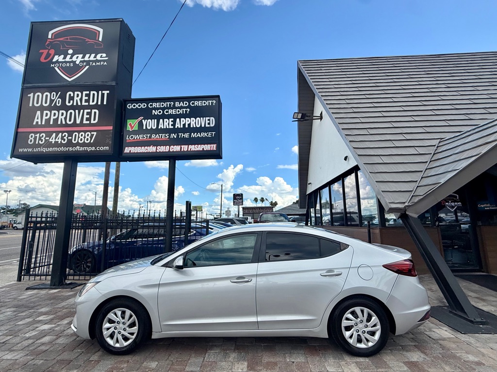 Photo 2 of this HYUNDAI ELANTRA