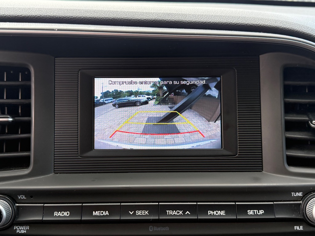 Photo 12 of this HYUNDAI ELANTRA
