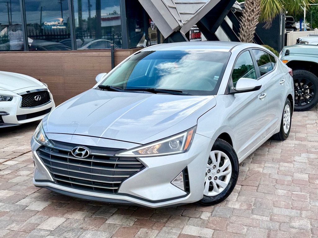Photo 20 of this HYUNDAI ELANTRA