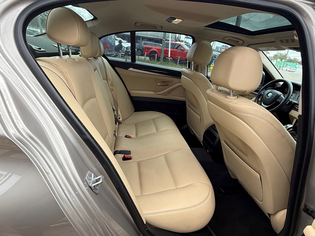 Photo 17 of this BMW 535