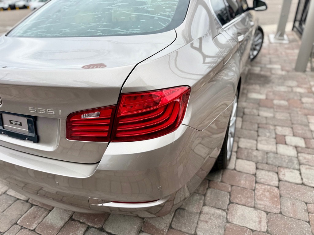 Photo 23 of this BMW 535