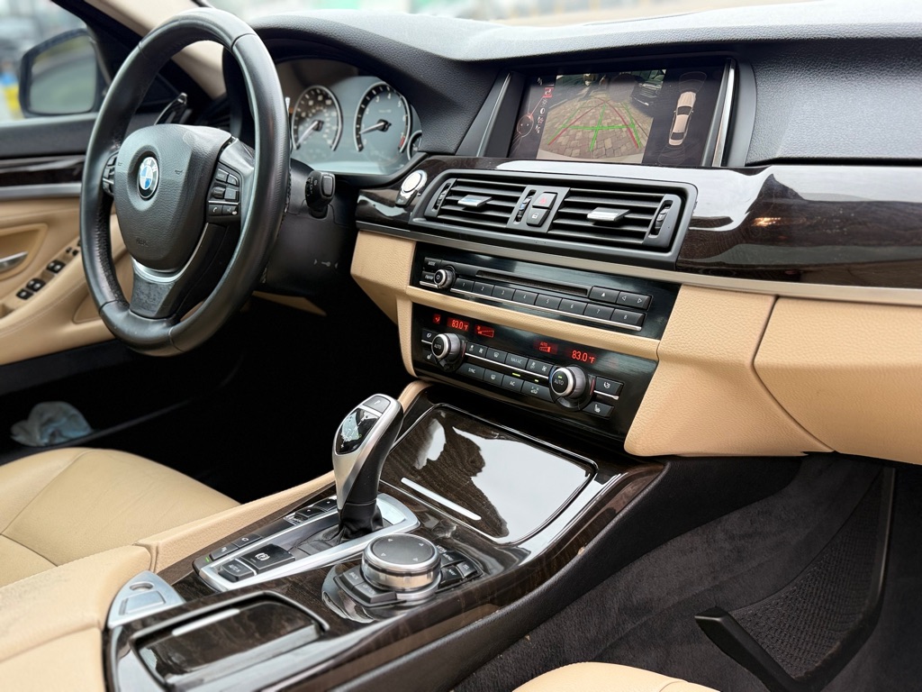 Photo 19 of this BMW 535