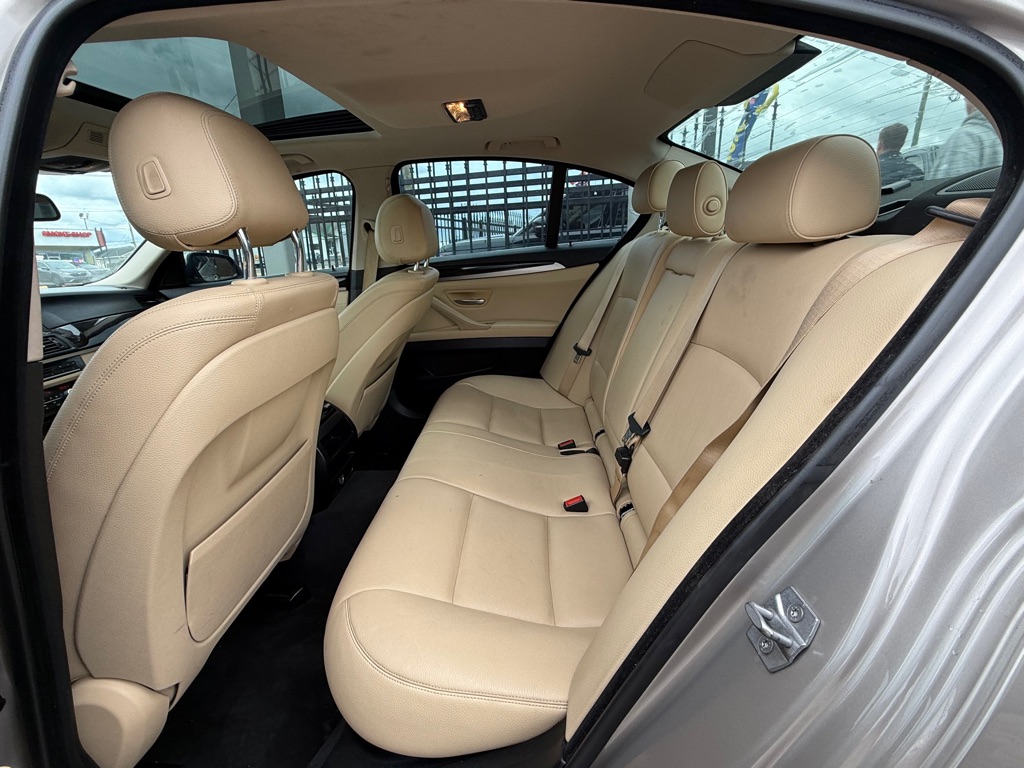 Photo 16 of this BMW 535
