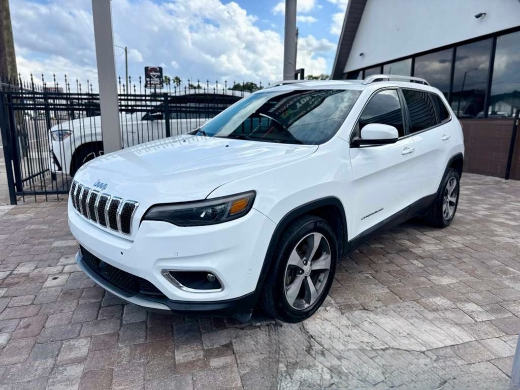 Photo 4 of this JEEP CHEROKEE