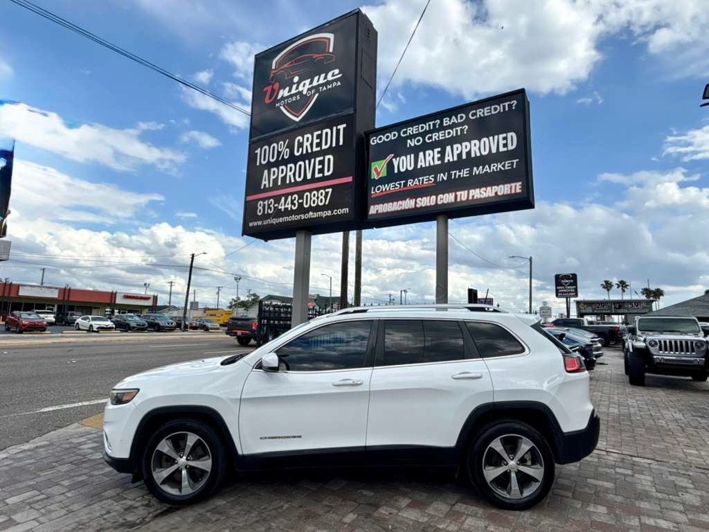 Photo 11 of this JEEP CHEROKEE