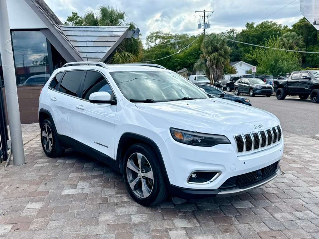 Photo 2 of this JEEP CHEROKEE