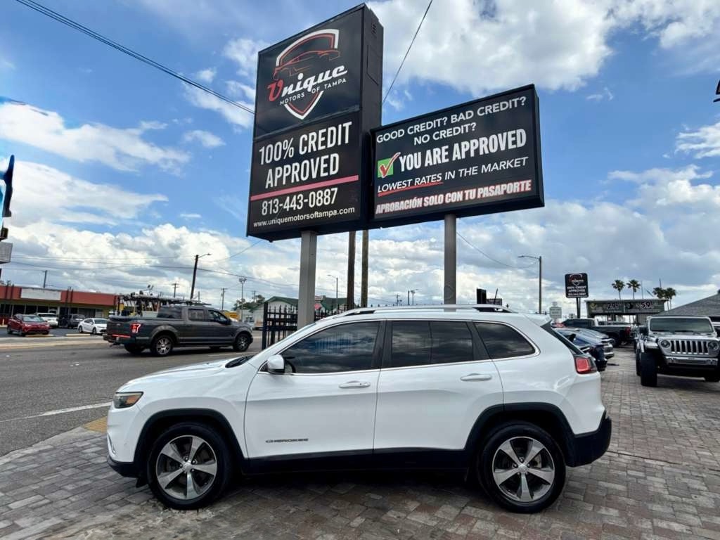 Photo 5 of this JEEP CHEROKEE