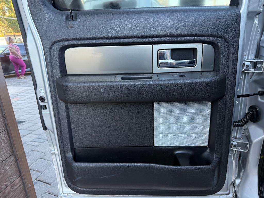 Photo 23 of this FORD F150 FX-2