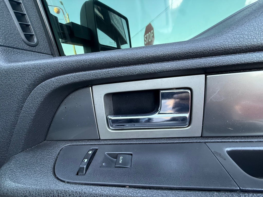 Photo 27 of this FORD F150 FX-2