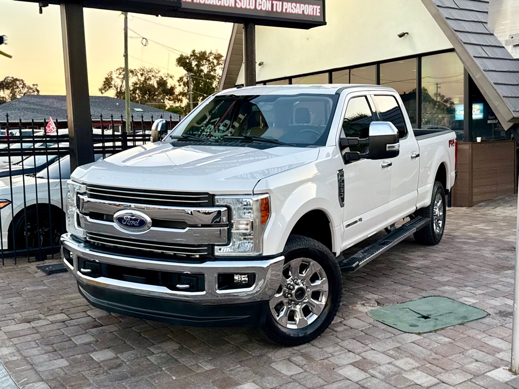Photo 24 of this FORD F250 LARIAT