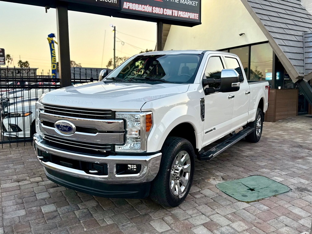 Photo 23 of this FORD F250 LARIAT