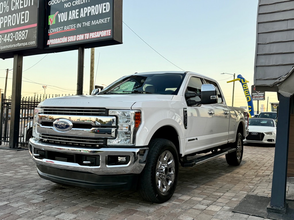Photo 5 of this FORD F250 LARIAT