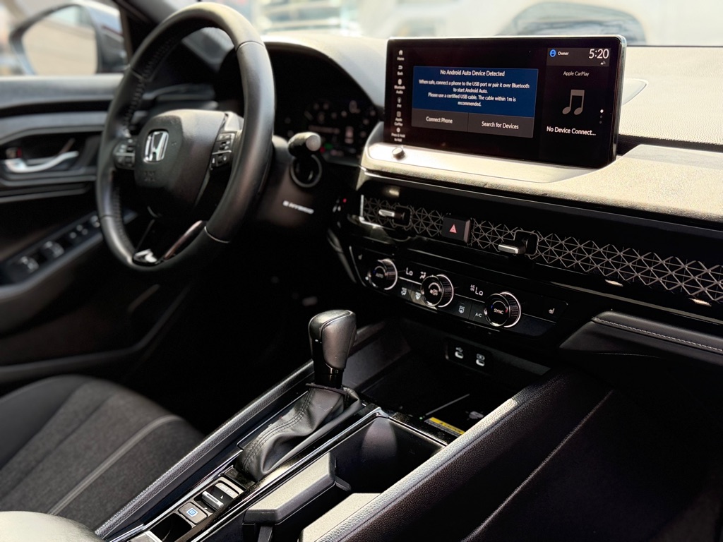 Photo 33 of this HONDA ACCORD