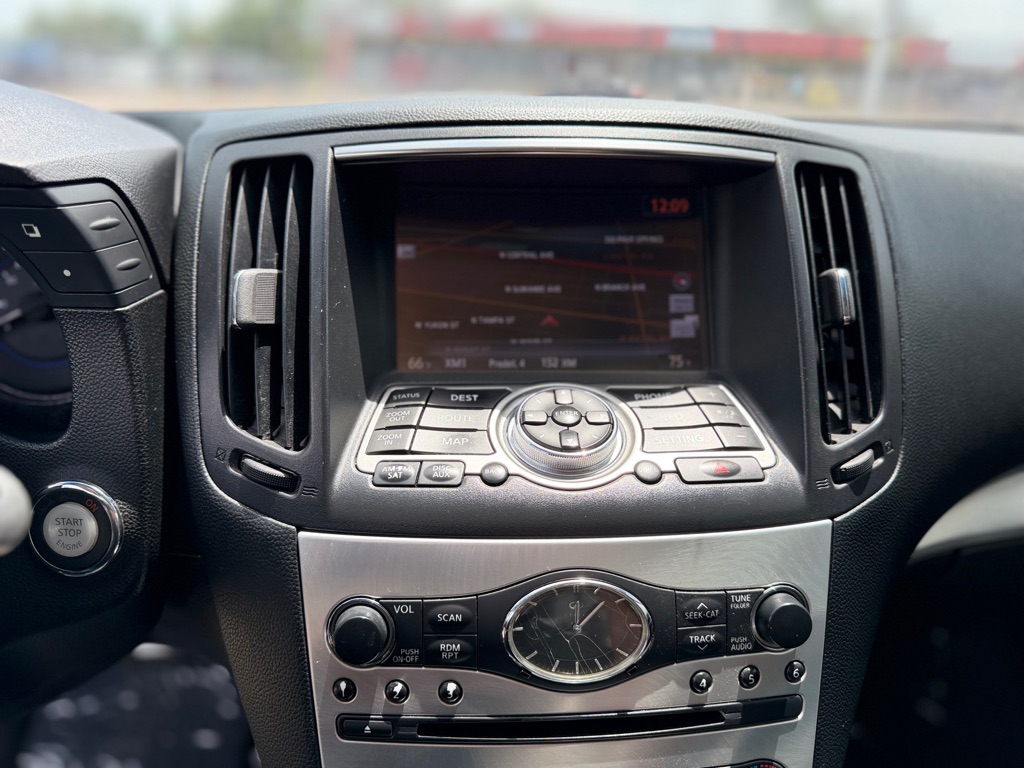 Photo 11 of this INFINITI Q60