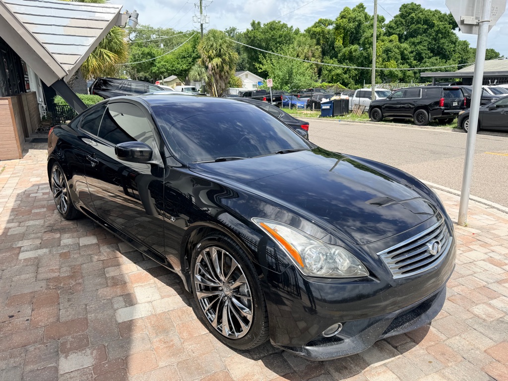 Photo 2 of this INFINITI Q60