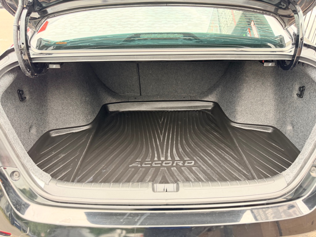 Photo 20 of this HONDA ACCORD